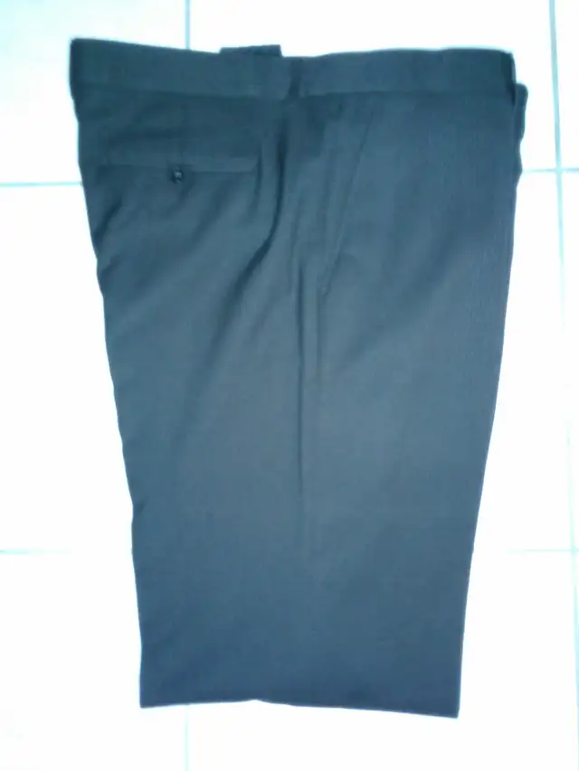 MEN'S SUIT (LE CHATEAU, 46' chest 38' waist) - $120 or trade - Photo 3