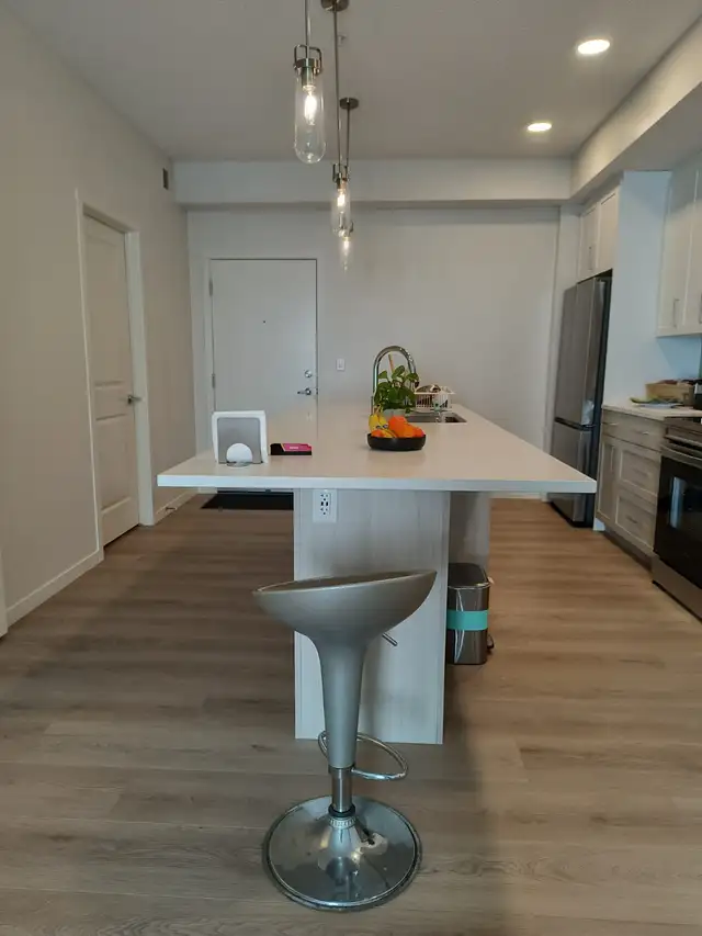 PRIVATE ROOM WITH PRIVATE BATH - NW Calgary - Photo 9