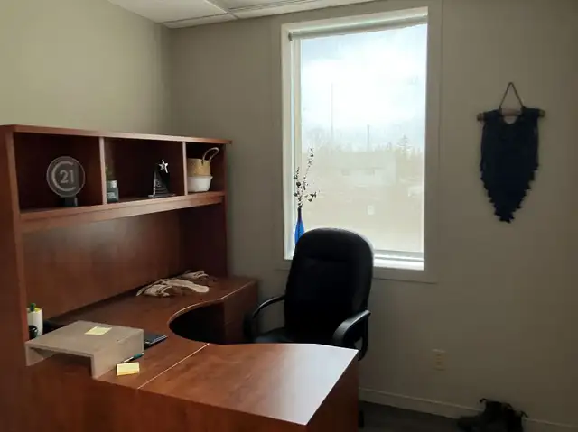 Office Spaces For Lease in North Barrie - Photo 3