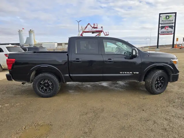 2018 Nissan Titan Pro-4X 'ON-SITE FINANCING AVAILABLE !' - Photo 3