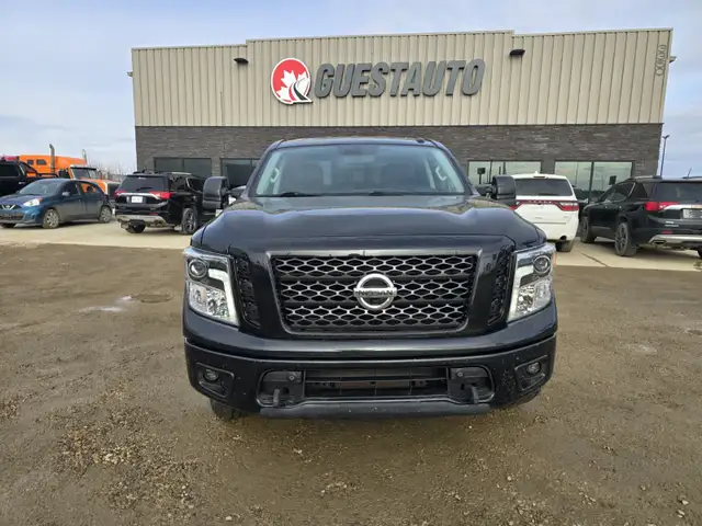 2018 Nissan Titan Pro-4X 'ON-SITE FINANCING AVAILABLE !' - Photo 4