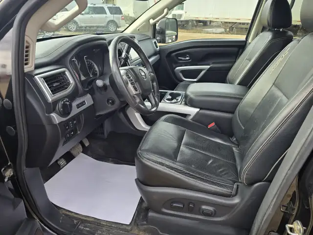 2018 Nissan Titan Pro-4X 'ON-SITE FINANCING AVAILABLE !' - Photo 5