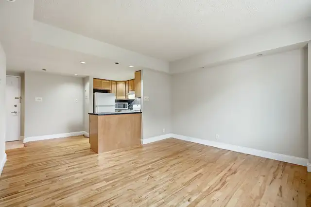 FOR SALE: Bright 2-bed condo on Troy Ave! - Photo 6