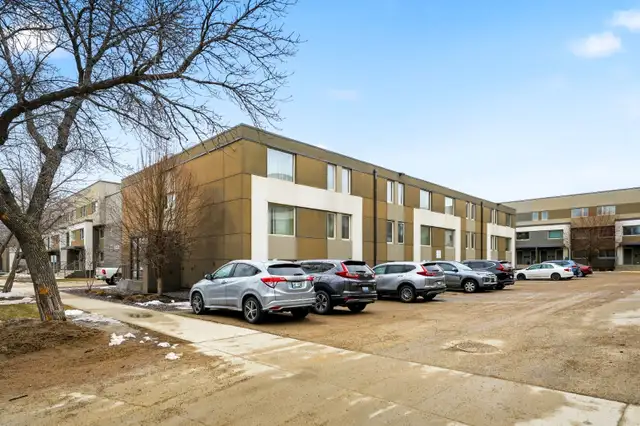 FOR SALE: Bright 2-bed condo on Troy Ave! - Photo 18