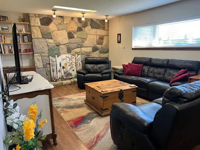 BEAUTIFUL FULLY FURNISH 2Bed 1Full Bath Suite in Panorama Ridge