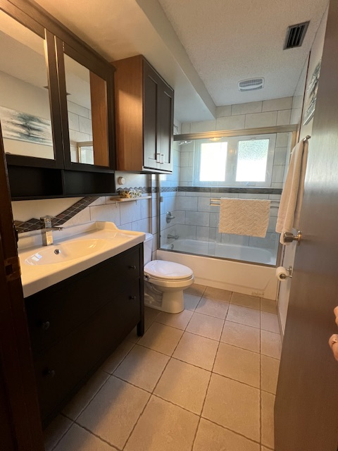 BEAUTIFUL FULLY FURNISH 2Bed 1Full Bath Suite in Panorama Ridge - Photo 4