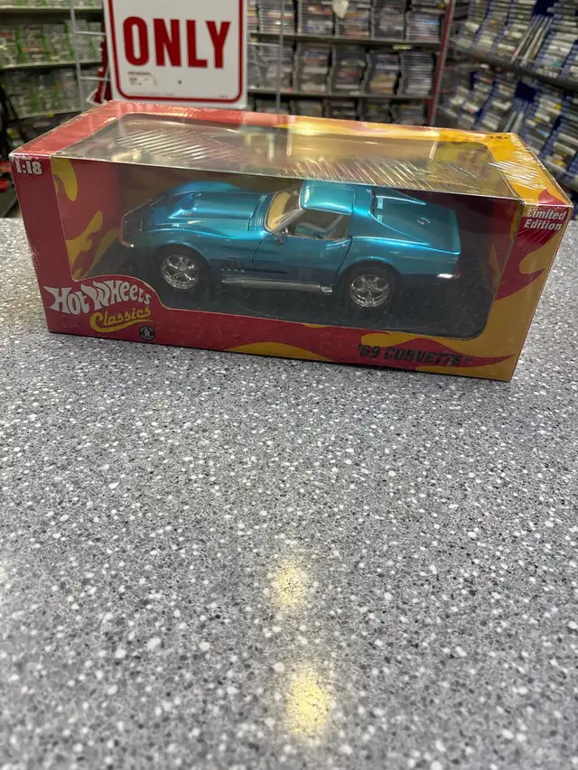 Hotwheels Classic Limited Edition 1/18 69 Corvette Boxed