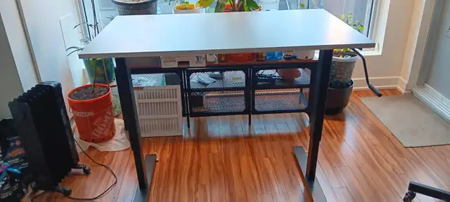 Solid Steel Manual Height-Adjustable Desk - Heavy Duty Workstati - Photo 4