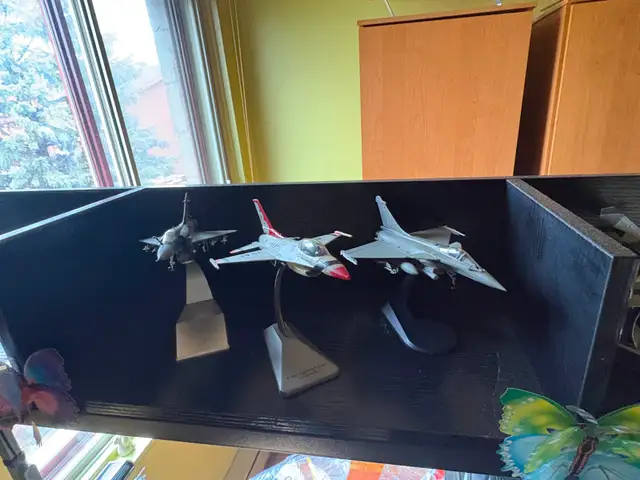 JE VEND TOUT À UN PRIX AVANTAGEUX. - Photo 2