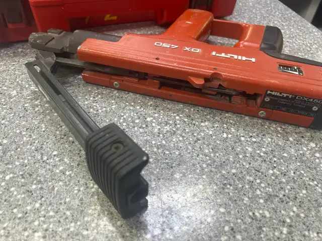 Hilti DX450 Concrete Powder Nailer Kit With Case - Photo 3