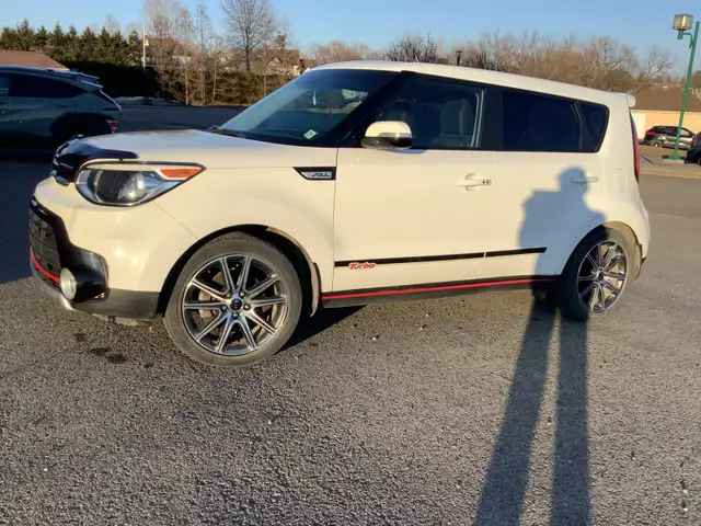Kia Soul SX Turbo 2017 - 14500$ Négociable
