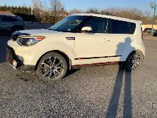 Kia Soul SX Turbo 2017 - 14500$ Négociable
