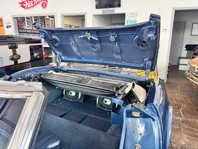 1975 Chevrolet corvette convertible - Photo 7