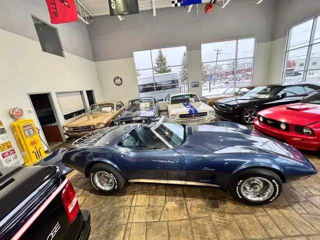 1975 Chevrolet corvette convertible - Photo 9