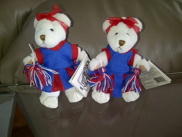 2 OURSONS NEUFS 5'DE HAUT COLLECTION CHEERLEADERS: $5.00 CHACUN - Photo 2