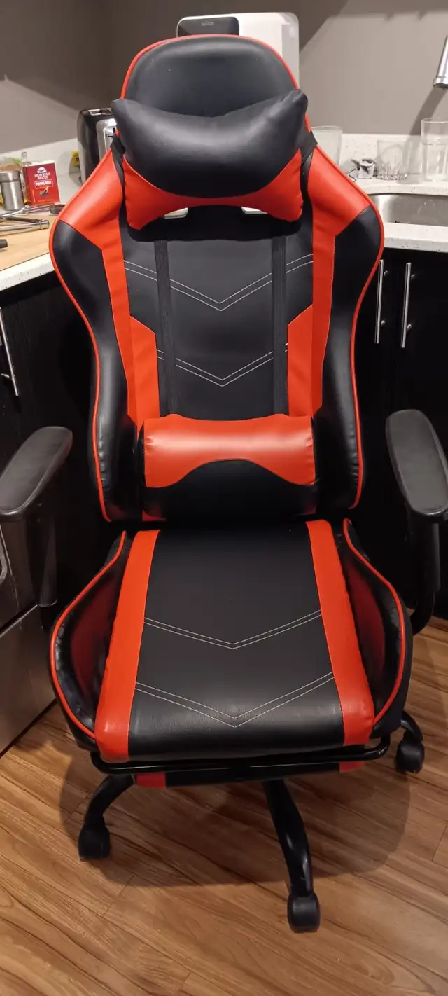 Modern Executive Office Chair - Sleek Professional Look