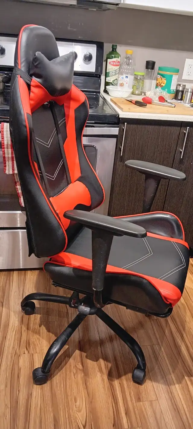 Modern Executive Office Chair - Sleek Professional Look - Photo 2