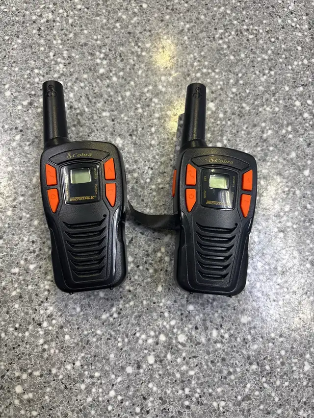 Cobra ACX7145 Microtalk Walkie Talkie Pair