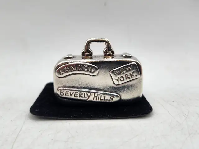 Tiffany & Co. .925 Sterling Silver Suitcase Pill Box - Photo 2