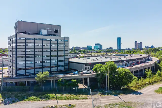 250 City Centre Ave., Bay 222 | Upper-Level Warehouse for Lease - Photo 3