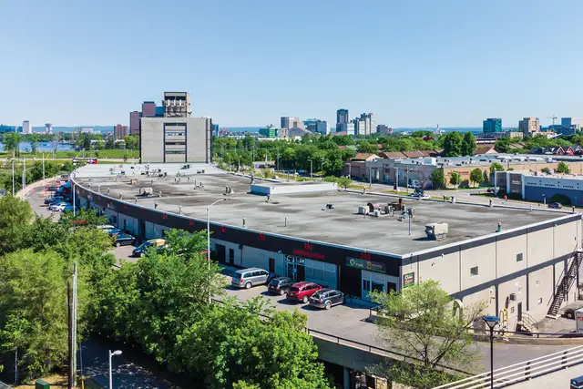 250 City Centre Ave., Bay 222 | Upper-Level Warehouse for Lease - Photo 4