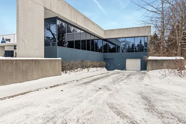 2505 St. Laurent Blvd. - Medical Office Building for Lease - Photo 4