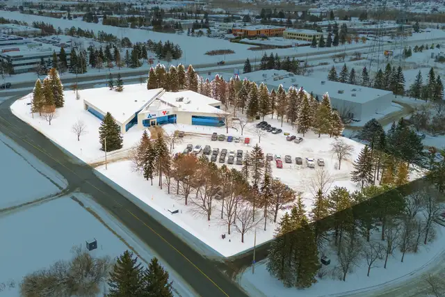 2505 St. Laurent Blvd. - Medical Office Building for Lease - Photo 7