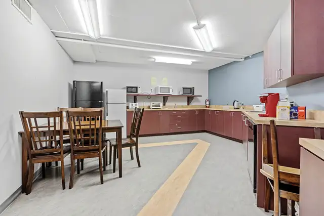 2505 St. Laurent Blvd. - Medical Office Building for Lease - Photo 17