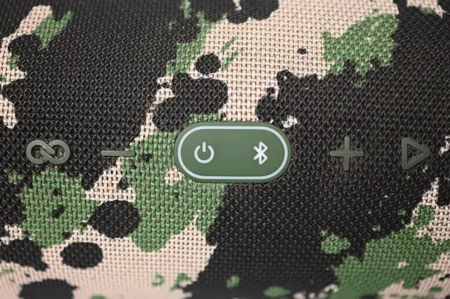 JBL Xtreme 3 Portable Bluetooth Speaker Waterproof in Camo USED - Photo 7