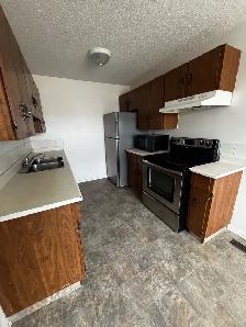 Avail.  immediately- 3bedroom upper lower unit 4plex in Glendal