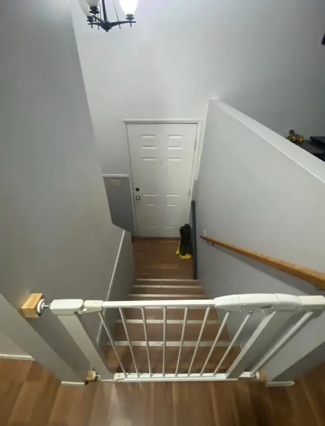 Avail.  immediately- 3bedroom upper lower unit 4plex in Glendal - Photo 5