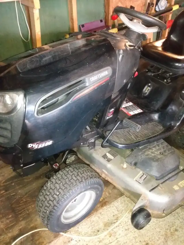 Craftsman Riding Lawnmower