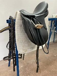 16.5" Bentley dressage saddle