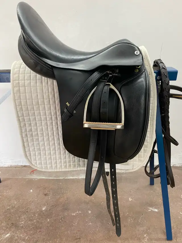 16.5" Bentley dressage saddle - Photo 3