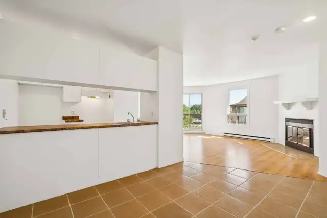 4 1/2 À LOUER CANDIAC - STYLE CONDO, RÉNOVÉ, PISCINE CREUSÉE - Photo 6