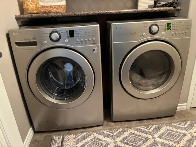 LG Front Load Washer And Dryer - Photo 3
