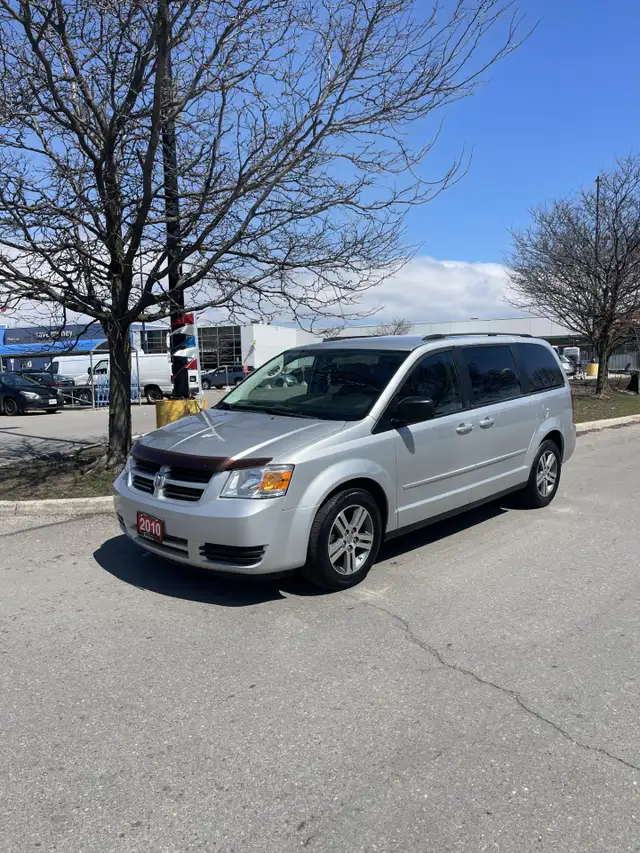 2010 Dodge Grand Caravan SE  /  STOW N GO  /  3.3L V6