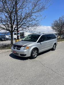 2010 Dodge Grand Caravan SE  /  STOW N GO  /  3.3L V6