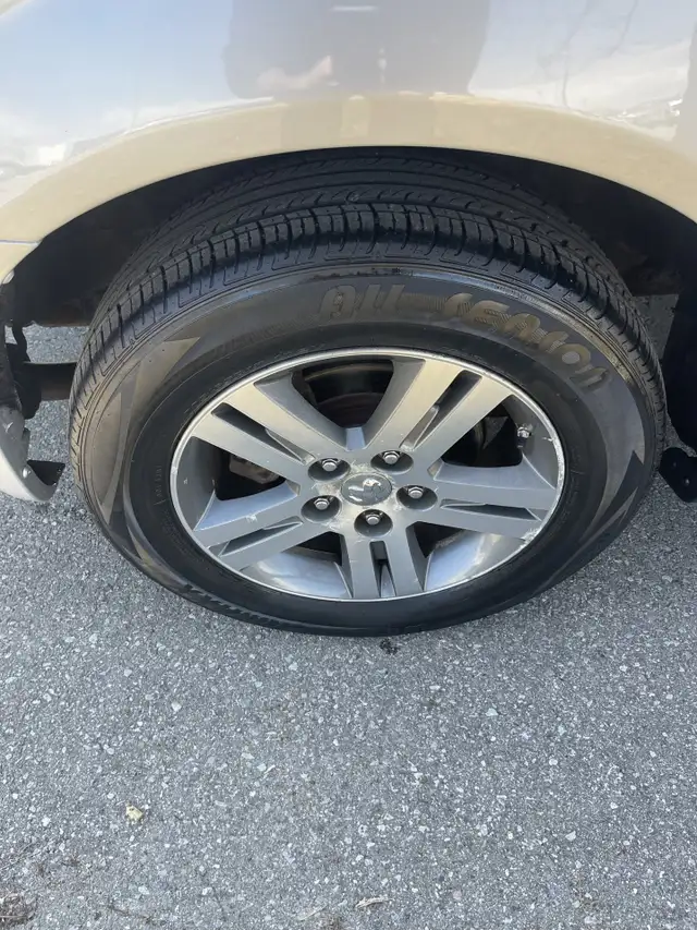 2010 Dodge Grand Caravan SE  /  STOW N GO  /  3.3L V6 - Photo 10