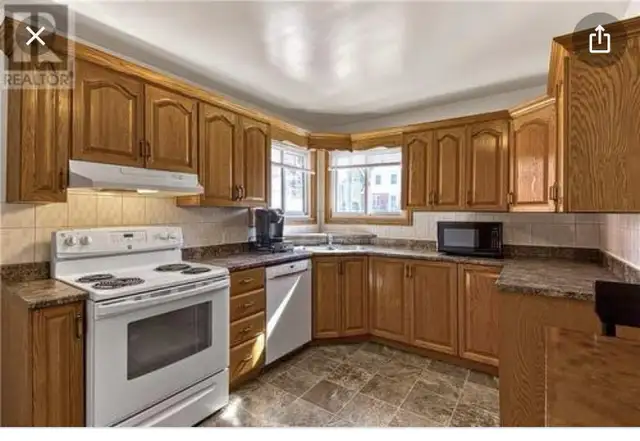 Bright 3 Bedroom Apartment for Rent! - Photo 2