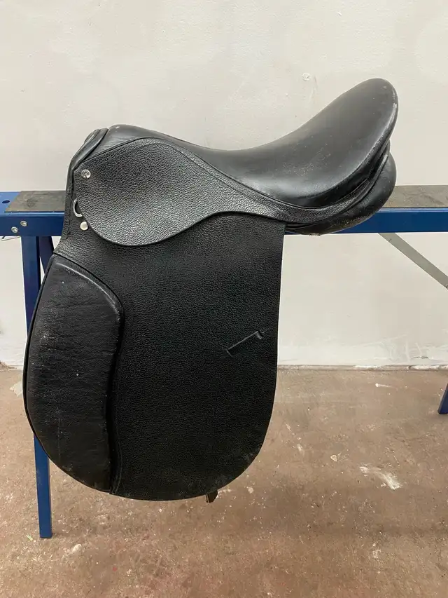 17" no name dressage saddle - Photo 2