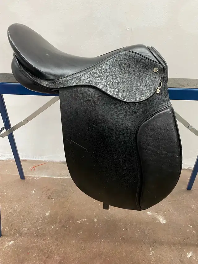 17" no name dressage saddle - Photo 3