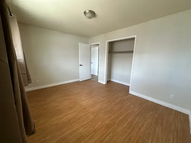House for rent - Photo 6