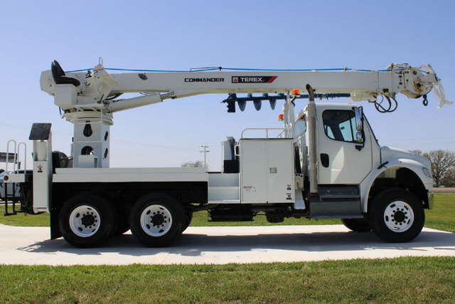 2013 Freightliner M2 Commander 6060 Digger Derrick