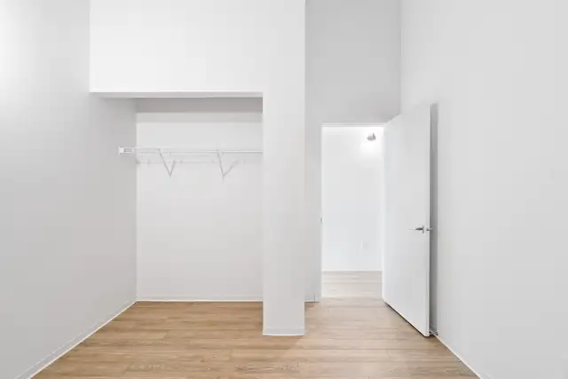 2 Bed 1 Bath Apartment  –216 Princess St Move-In Ready - Photo 6