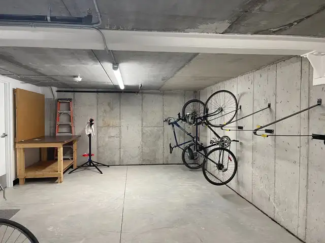 2 Bed 1 Bath Apartment  –216 Princess St Move-In Ready - Photo 11