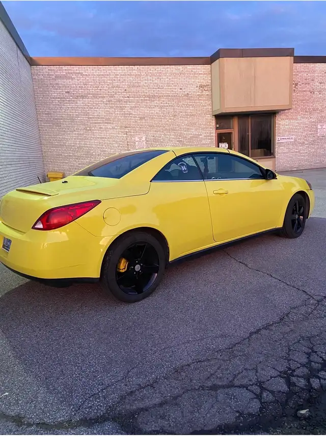 2007 Pontiac G6 GT 2D Convertible - Photo 2
