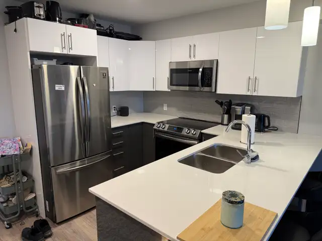 Roommate wanted 2 bed 2 bath apartment - Photo 7