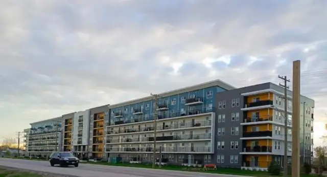 Roommate wanted 2 bed 2 bath apartment - Photo 10