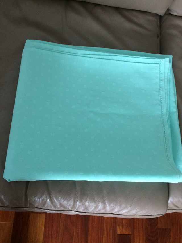 BELLE NAPPE NEUVE VERTE JADE À PETITS MOTIFS 60'x51': $10.00 - Photo 3